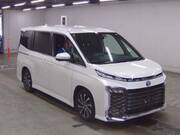 2022 TOYOTA VOXY
