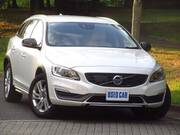 2015 VOLVO V60
