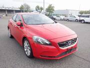 2015 VOLVO V40