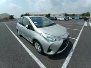 2019 TOYOTA VITZ F