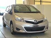 2011 TOYOTA VITZ F