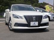 2013 TOYOTA CROWN ROYAL SALOON