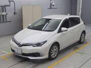2017 TOYOTA AURIS