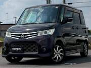 2010 NISSAN ROOX