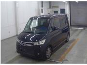 2012 NISSAN ROOX