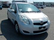 2010 TOYOTA VITZ F