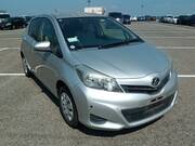 2014 TOYOTA VITZ F