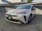 2019 TOYOTA PRIUS