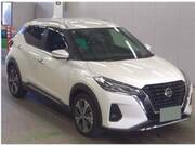 2021 NISSAN KICKS