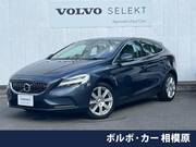 2017 VOLVO V40