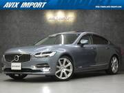 2017 VOLVO S90