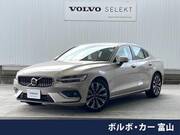 2022 VOLVO S60