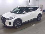 2021 NISSAN KICKS