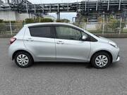 2019 TOYOTA VITZ F