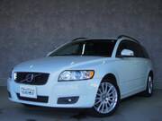 2011 VOLVO V50