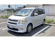 2010 TOYOTA NOAH