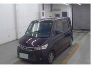 2011 NISSAN ROOX