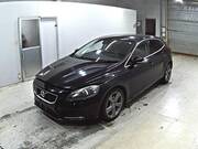 2013 VOLVO V40