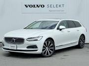 2021 VOLVO V90