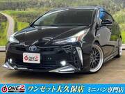 2019 TOYOTA PRIUS