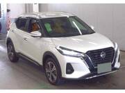 2022 NISSAN KICKS