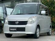 2012 NISSAN ROOX