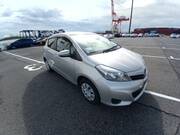 2014 TOYOTA VITZ F