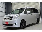 2010 TOYOTA NOAH