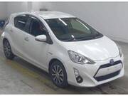 2016 TOYOTA AQUA