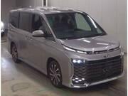 2022 TOYOTA VOXY
