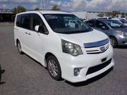 2011 TOYOTA NOAH SI