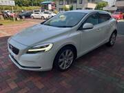 2018 VOLVO V40