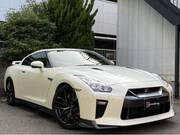 2017 NISSAN GT-R