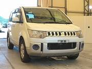 2010 MITSUBISHI DELICA D5