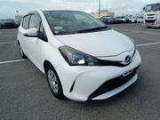 2015 TOYOTA VITZ F