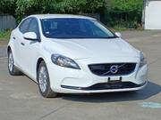 2014 VOLVO V40
