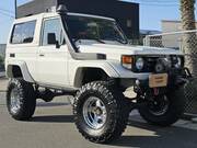 2006 TOYOTA LAND CRUISER (Left Hand Drive)