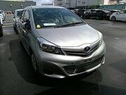 2011 TOYOTA VITZ F