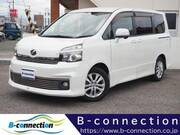 2010 TOYOTA VOXY