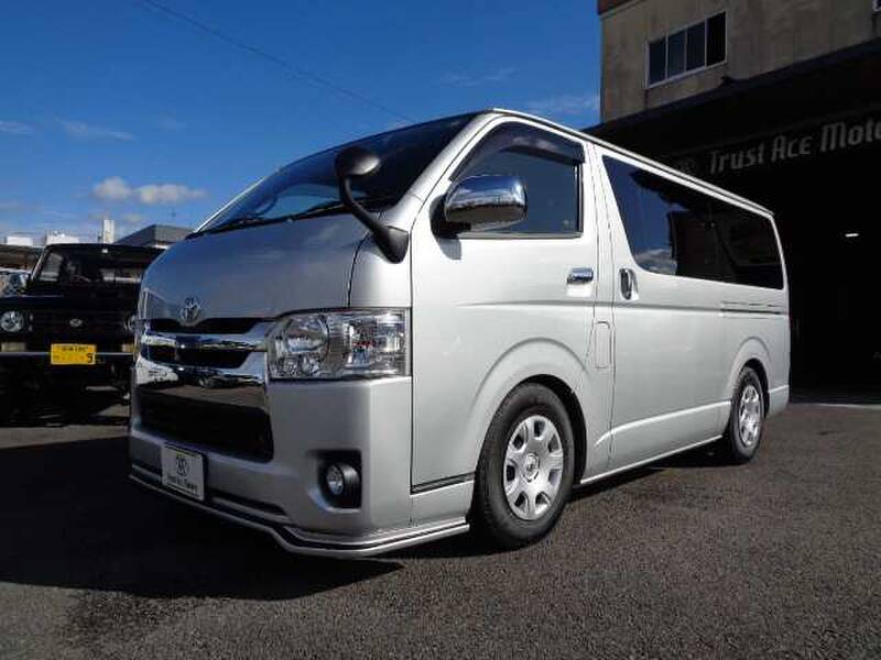 -HIACE VAN