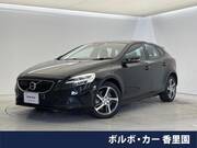 2016 VOLVO V40
