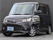 2010 NISSAN ROOX