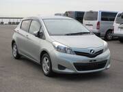 2011 TOYOTA VITZ F