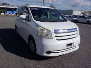2010 TOYOTA NOAH X SMART EDITION