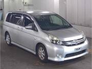 2013 TOYOTA ISIS PLATANA