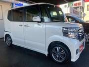2017 HONDA N-BOX CUSTOM