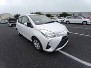 2017 TOYOTA VITZ F