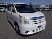 2010 TOYOTA NOAH X SMART EDITION