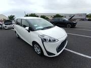 2019 TOYOTA SIENTA X