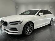 2020 VOLVO V90